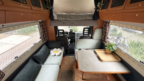Amigo – 7p Adria Mobil alcove from 2002