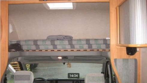Spacious and complete 5-person family camper