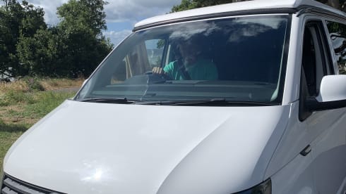 Hercules  – Gloucestershire, 4 berth VW campervan 2015 (TV, microwave & awning)