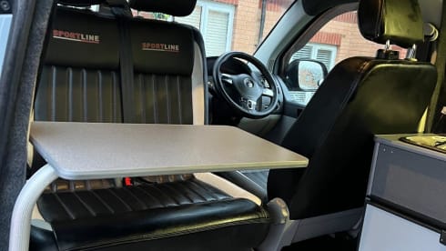 Heidlz – 4 berth Volkswagen campervan from 2011