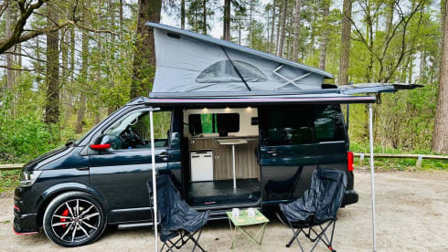 JETT  – VW T6.1 Highline Top Spec with California bed - INSURANCE INCLUDED