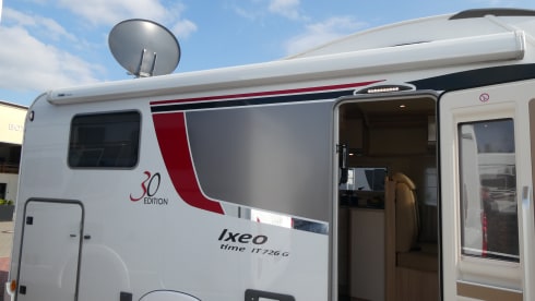 Chili – Burstner Ixeo 30J. Edition with hydr. Lifting supports, body climate and much more