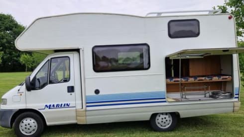 Marietje – Compact yet spacious camper for 6 people
