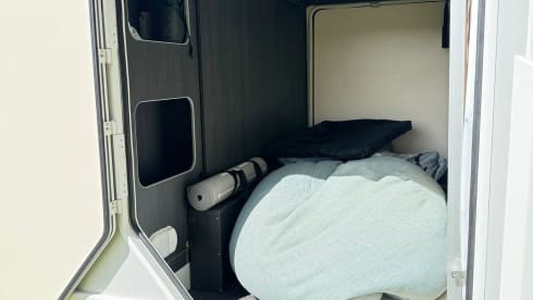 Vera – 6 berth 2021 Roller Team automatic, modern and comfortable!)