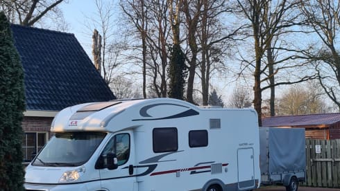 Luxurious spacious 5 person Adria Matrix 680 SP