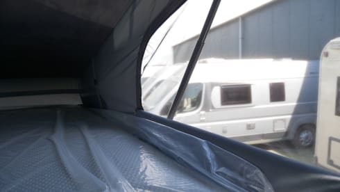 Volkswagen T6 Multivan 5 to 7 seats with pop-up roof!