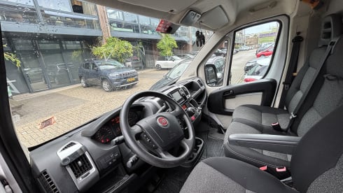 Accogliente camper autosufficiente