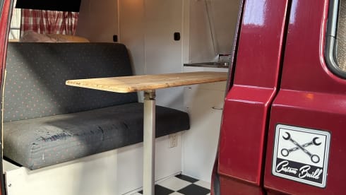 Woodie woodstocker – 2p Volkswagen campervan uit 1984