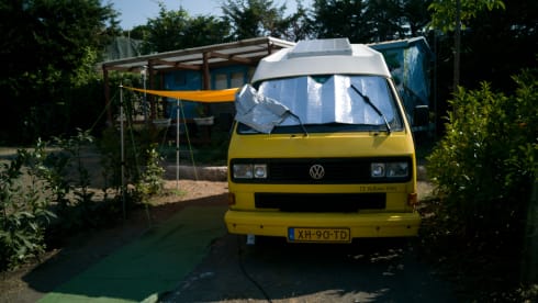 Sunny – 2p Volkswagen campervan from 1981