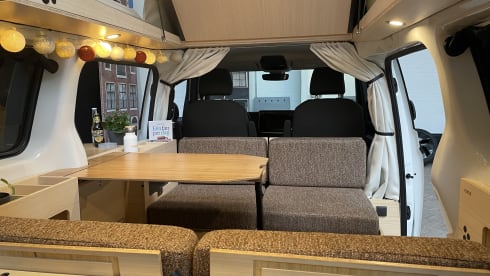 VW ID.Buzz (blue/white) eVentje