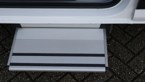 4 personen  – 4p VW GRAND CALIFORNIA automatic all luxury toilet and shower BJ 2022