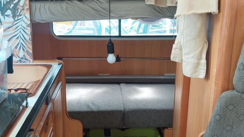 6-person cozy family camper 