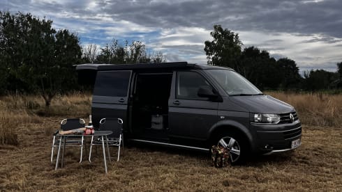 Wielen_huisje – 4p Volkswagen campervan uit 2015