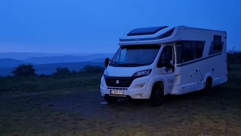 Tweede thuis op wielen. – New 4p Fiat semi-integrated motorhome from 2023