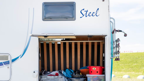 MCLouis Steel - camper for the whole family