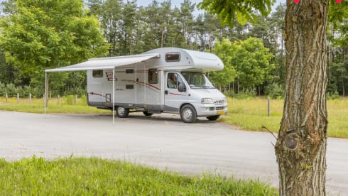Alcôve Hymer 4 personnes de 2006