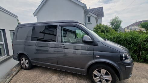 Mr. Grey – 4 berth Volkswagen campervan from 2016