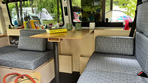 Ventje Avocado – Guy Avocado '24; 4p Volkswagen camper van from 2024