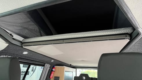 YS22RYH NOMAD Romford –  4 Berth Nomad Camper - Romford