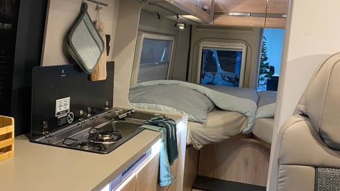 ADVENTURE – Dethleffs Globetrail 640 | 3 person bus camper