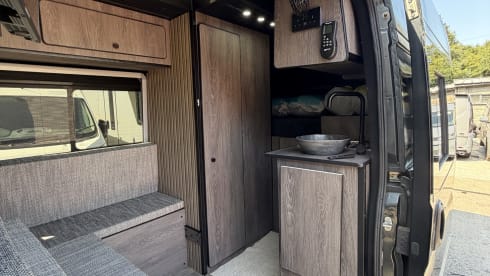 CHRISSY THE CAMPER – Autobus Citroën a 4 posti letto del 2014
