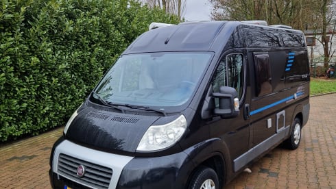 OFF-GRID – Very nice and fully equipped bus camper!