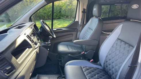 Charlie Van Dan – 4 berth Ford campervan from 2018