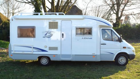 Freedom traveler – 4p Bürstner semi-integrated uit 2006