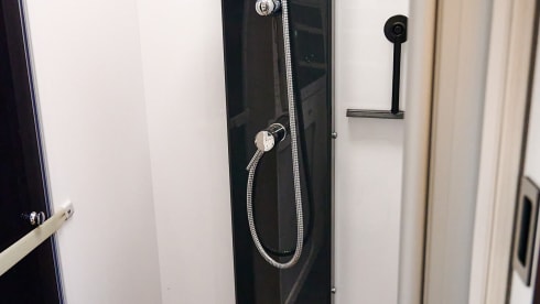 james – New luxury 4 berth Chausson 6 speed automatic 2025