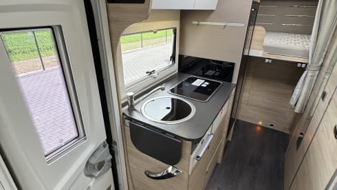 Chausson teilintegriertes Wohnmobil für 5 Personen