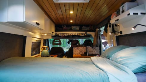 Peus – Off-grid camper with new interior 2023