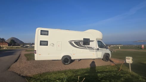 The MoHo – 6 berth Swift alcove from 2022