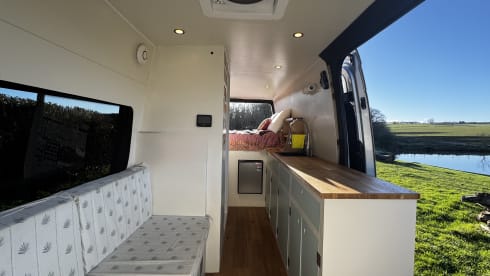 Claudia Sprintervan – 2 Berth Off Grid Sprinter Campervan