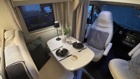 Schink – 5p Fiat semi-integrated uit 2021