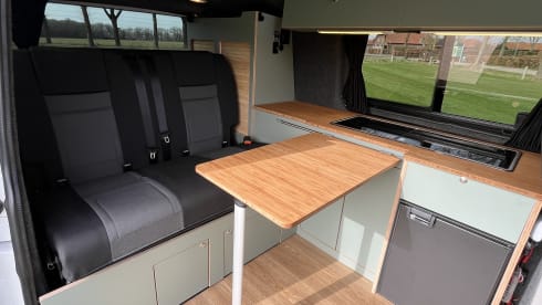 4-Sitzer Volkswagen Wohnmobil aus dem Jahr 2017