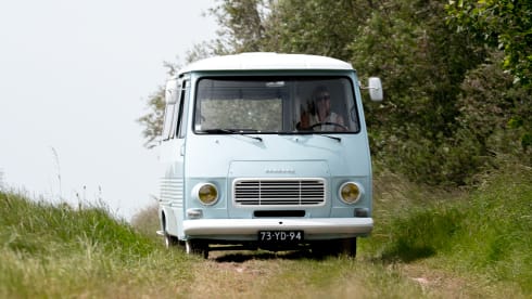 Retro Peugeot J7 with refreshing interior