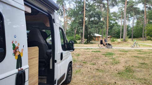 Felix de campervan – 4P Hymer Ayers Rock van 2022