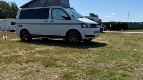 Mabel – 4 berth Volkswagen campervan from 2012
