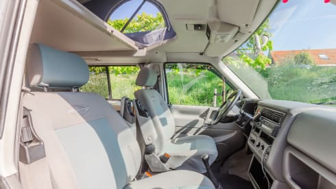Classic 4p Volkswagen T4 California Westfalia from 2002