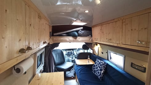 Pedro – Full Insurance Included. 5.2m long. On-board shower. Winterized. 39.70 MPG.