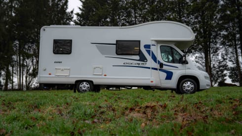 Taylor – Peugeot Bailey Approach camper met 6 slaapplaatsen, bouwjaar 2011.