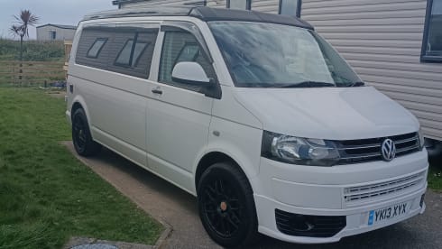 Vdub  – 4 berth Volkswagon LWB 140 