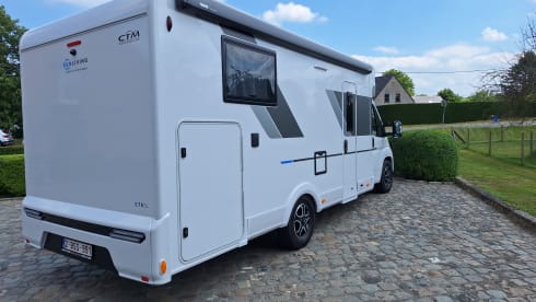 Book now new fiat 180hp for rent