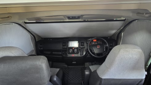 Lottie – 7 berth Sun Living a70dk AUTOMATIC 2021 7 belts