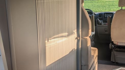 Adriaatje – Adria Mobil Wohnmobil für 2 Personen aus dem Jahr 2011