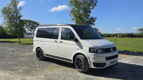 Pauletta – 4 berth Volkswagen campervan from 2013