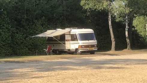 Oldtimer Hymer from 1986 for 4 persons