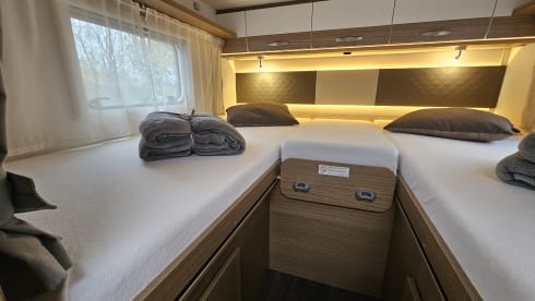 Carado T448 Automaat – Automatic - Fully equipped - Very luxurious camper length beds - Modern