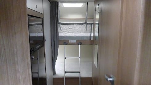 Lousje – Carado 3 4 or 6 person automatic 