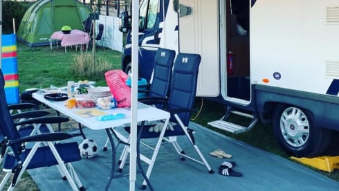 Travel The Wild – 6 berth Fiat Escape 696